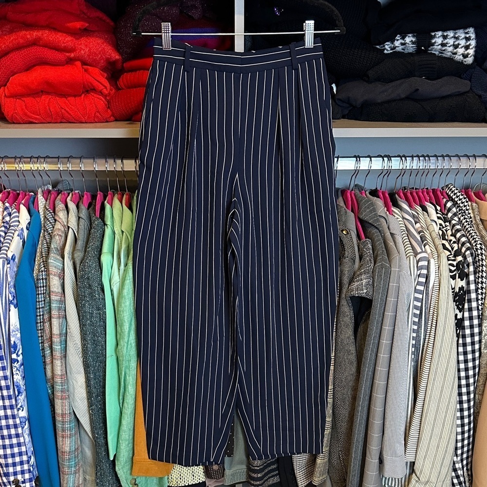 Babaton navy/white striped 2 pocket cropped wide leg trousers size 4